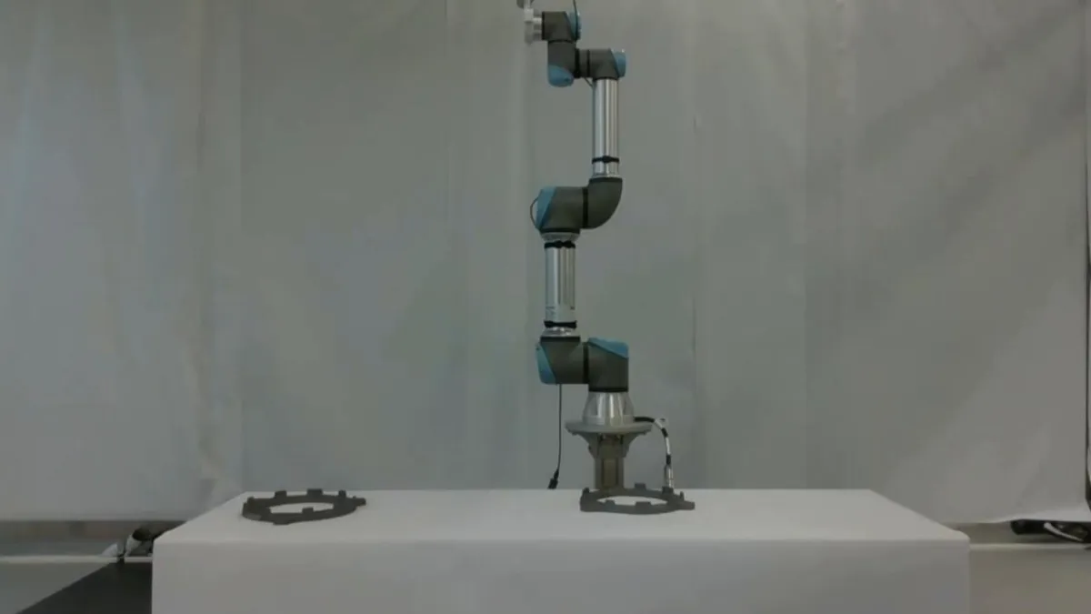 Surface inspection scenario with a worker and a UR5e in close collaboration
